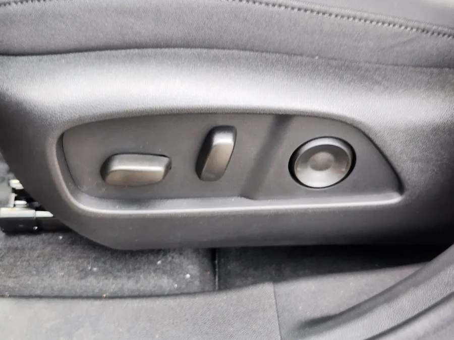 2026 GMC Terrain AT4 | Photo 17 of 23