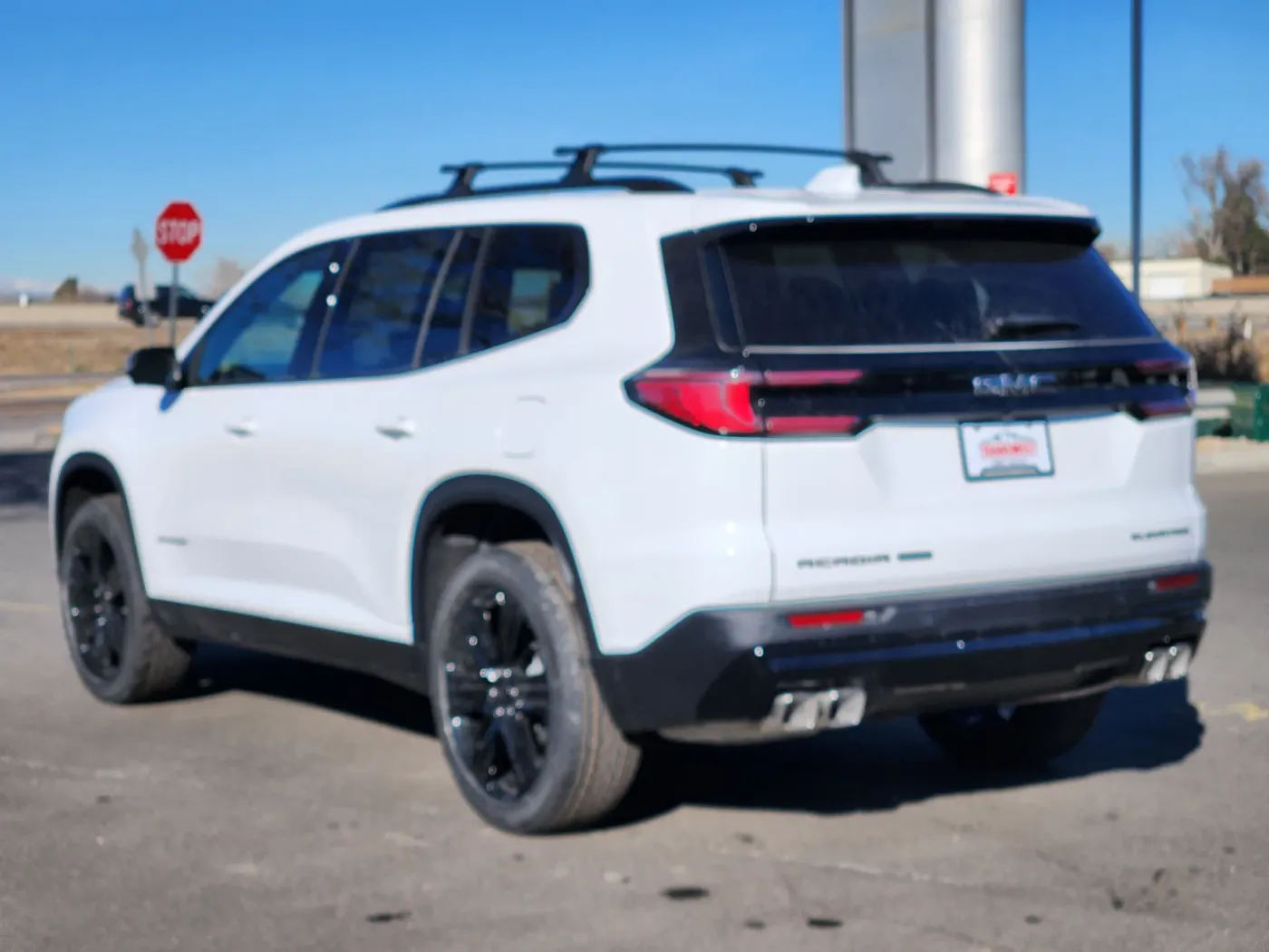 2026 GMC Acadia AWD Elevation | Photo 2 of 22