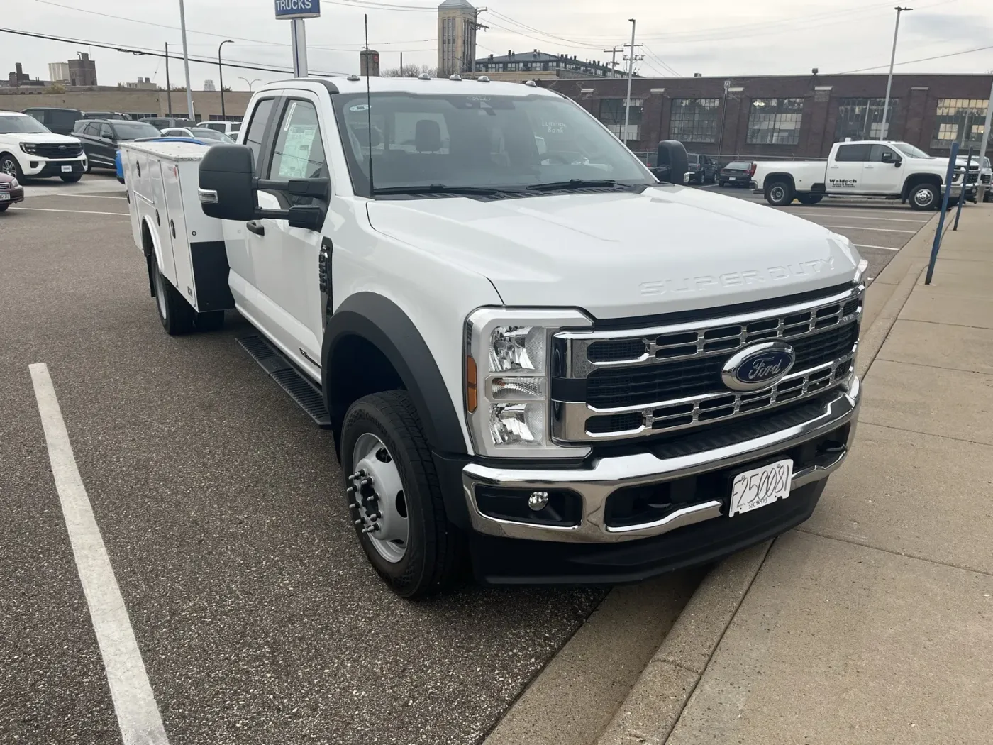 2025 Ford Super Duty F-550 | Photo 3 of 14