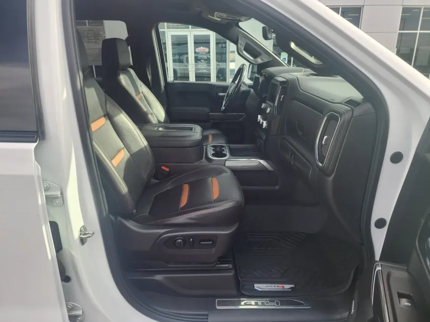 2020 GMC Sierra 1500 AT4 | Photo 18 of 28