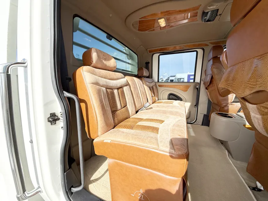 2006 International 4400 2L Hauler | Photo 16 of 19