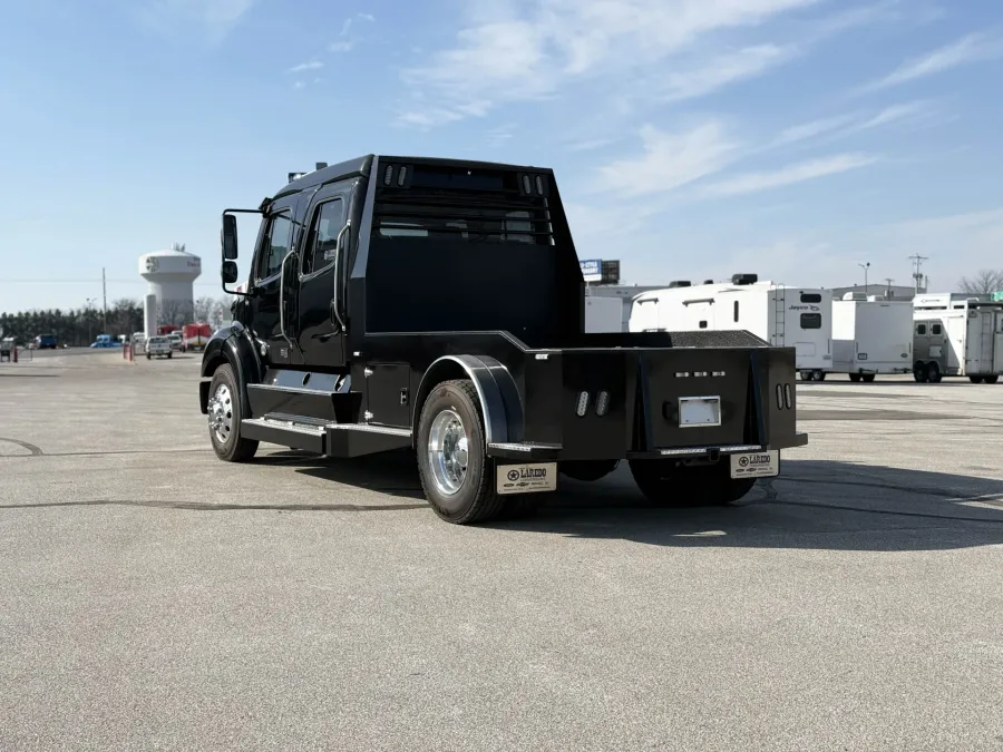 2024 Freightliner M2 112 Laredo | Photo 10 of 30