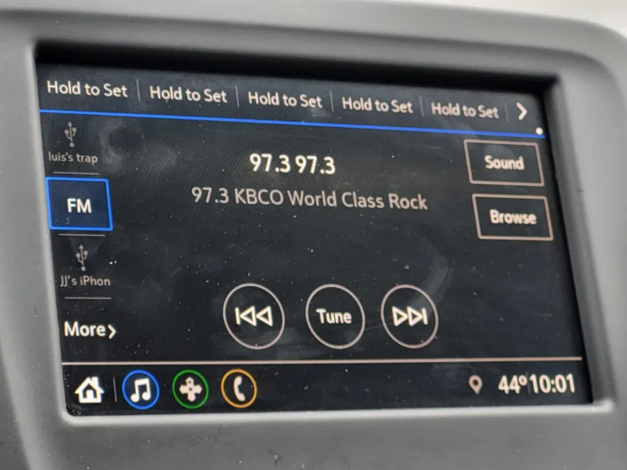 2021 Chevrolet Equinox LS | Photo 14 of 25