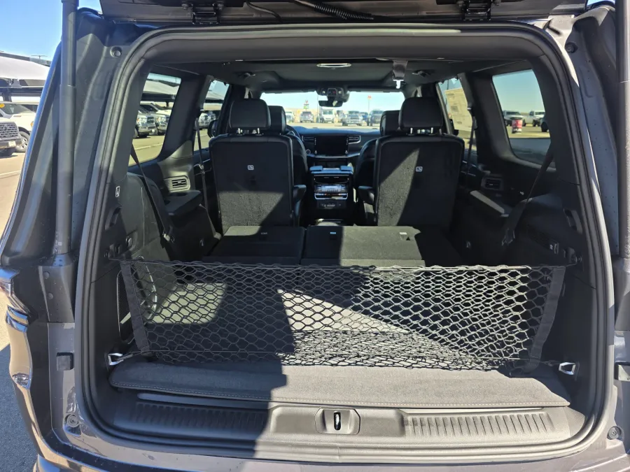 2026 Jeep Grand Wagoneer Limited Reserve | Photo 17 of 29