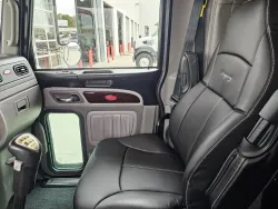 2023 Peterbilt 389 | Thumbnail Photo 17 of 21