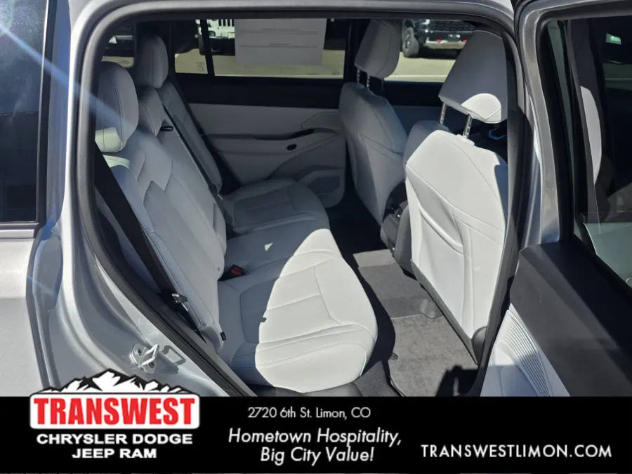 2026 Jeep Cherokee Limited | Photo 14 of 23