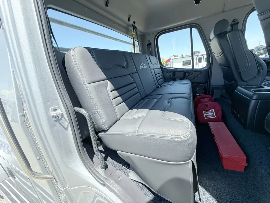 2024 Freightliner M2 106 Summit Hauler | Photo 19 of 22