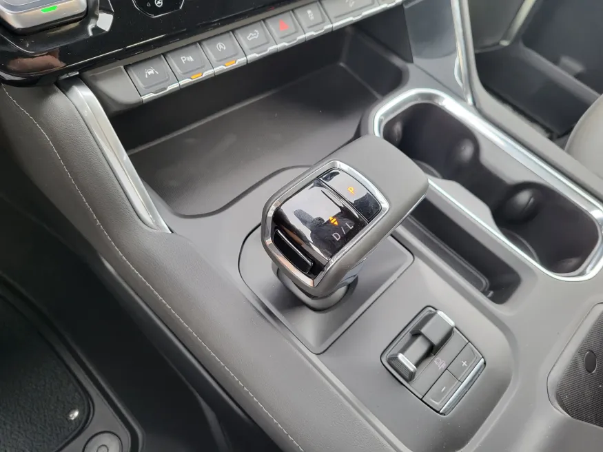 2026 GMC Sierra 1500 Denali | Photo 17 of 26