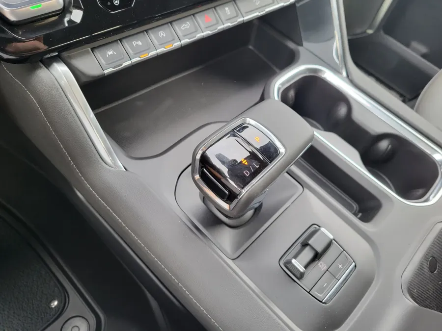 2026 GMC Sierra 1500 Denali | Photo 17 of 26