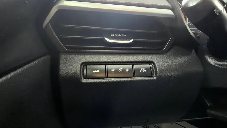 2024 Nissan Altima | Photo 11 of 26