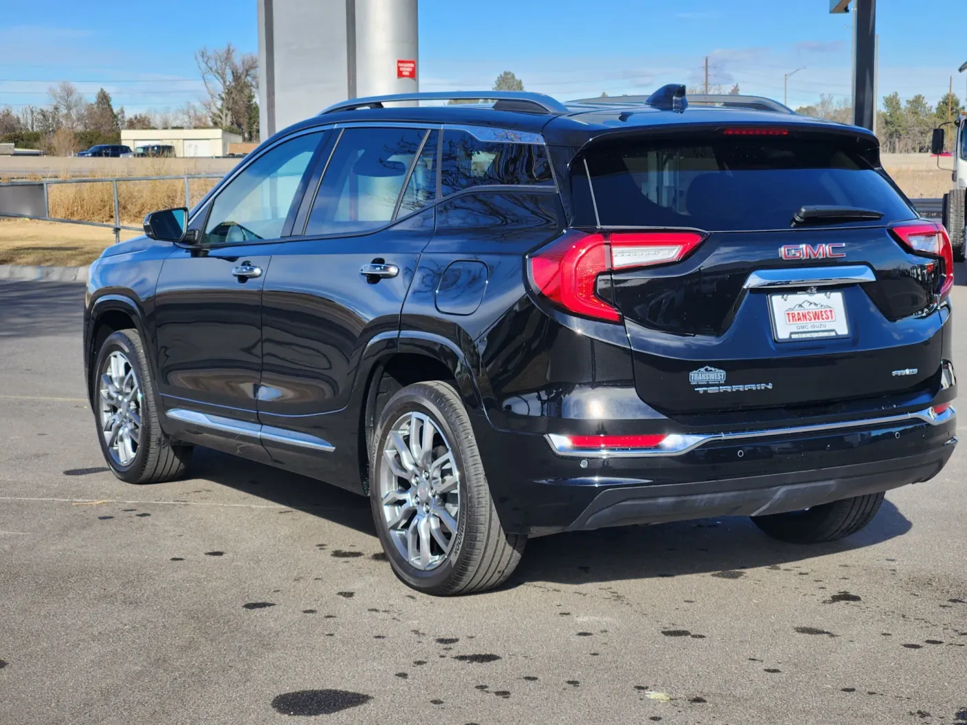 2023 GMC Terrain Denali | Photo 3 of 21