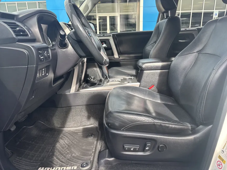 2015 Toyota 4Runner | Photo 13 of 22