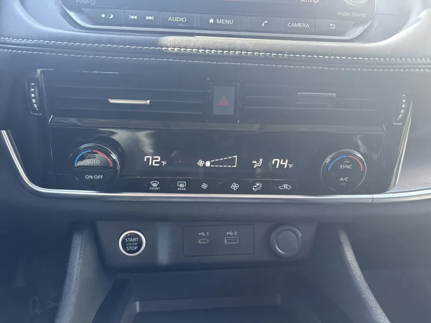 2021 Nissan Rogue SV | Photo 16 of 20