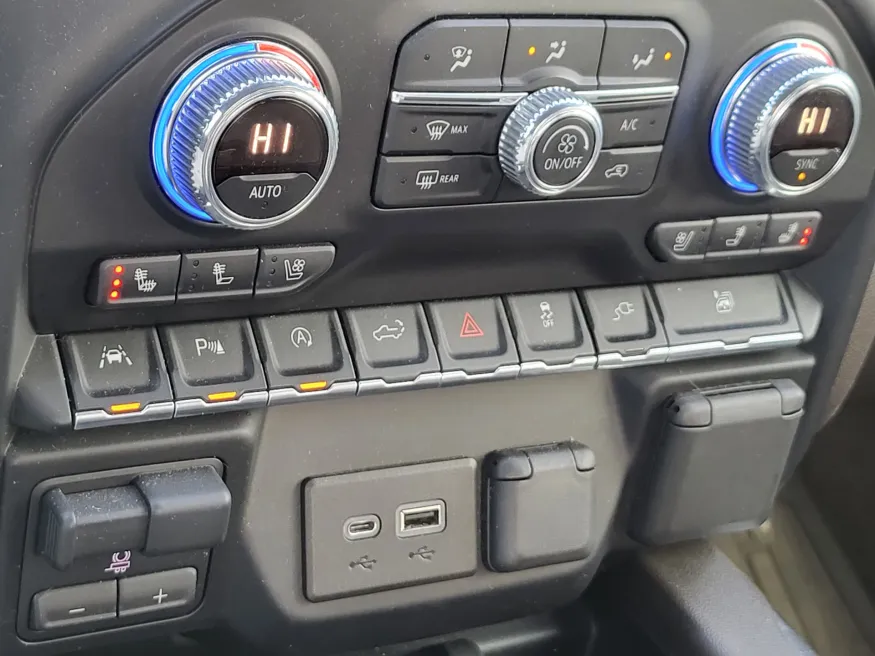 2019 GMC Sierra 1500 SLT | Photo 16 of 25