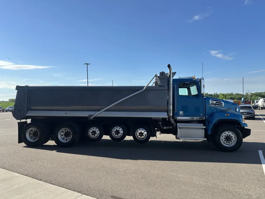 2021 Western Star 4700 | Photo 4 of 14