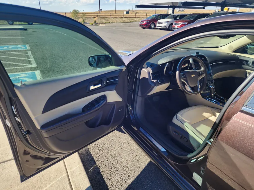 2015 Chevrolet Malibu LTZ | Photo 8 of 18