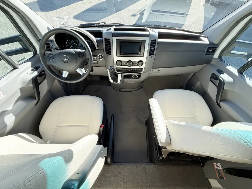 2018 Leisure Travel Van Unity 24MB | Photo 6 of 19
