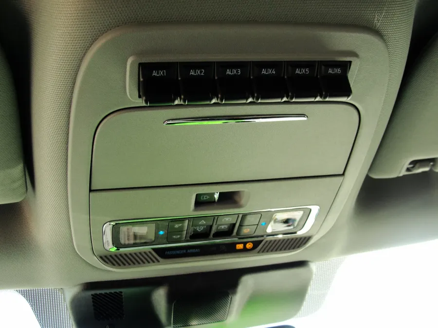 2026 Ford F-250 Lariat | Photo 13 of 19