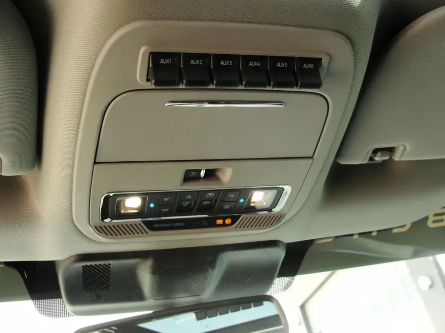 2026 Ford Super Duty F-250 Lariat | Photo 30 of 42