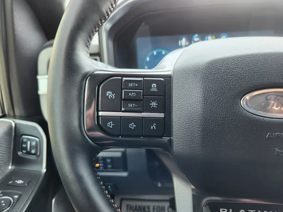 2024 Ford Super Duty F-350 SRW | Photo 25 of 33