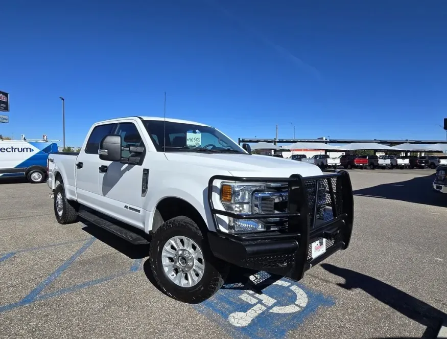 2022 Ford F-350 | Photo 3 of 24