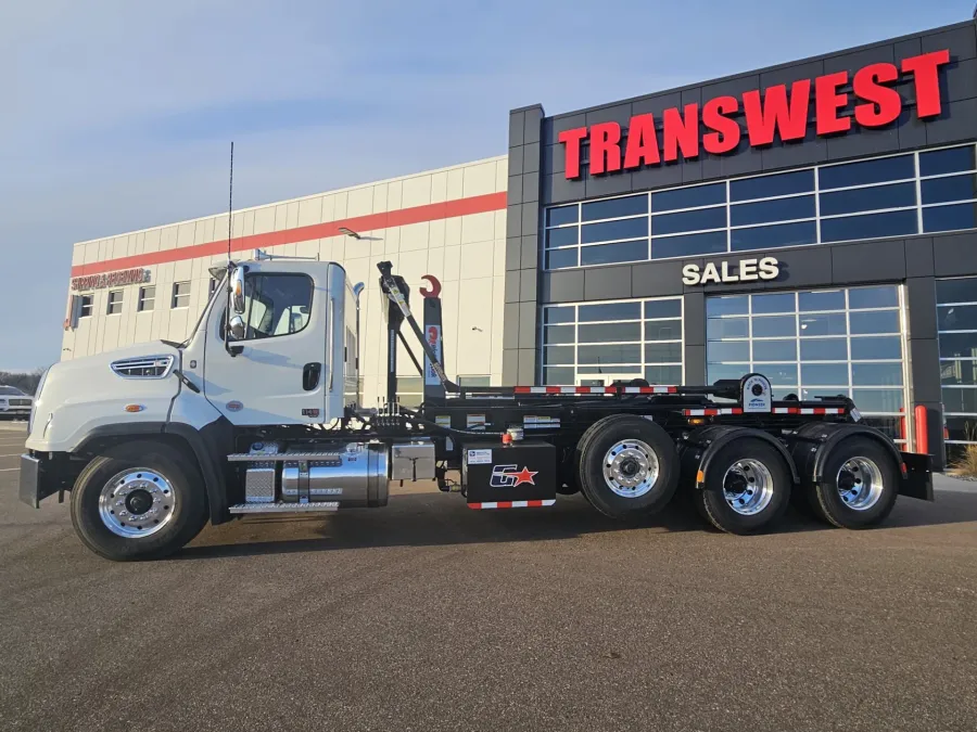 2026 Freightliner 114SD | Photo 7 of 12