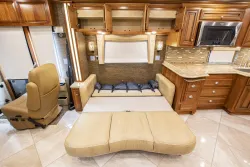 2015 Newmar Dutch Star 4018 | Thumbnail Photo 15 of 32