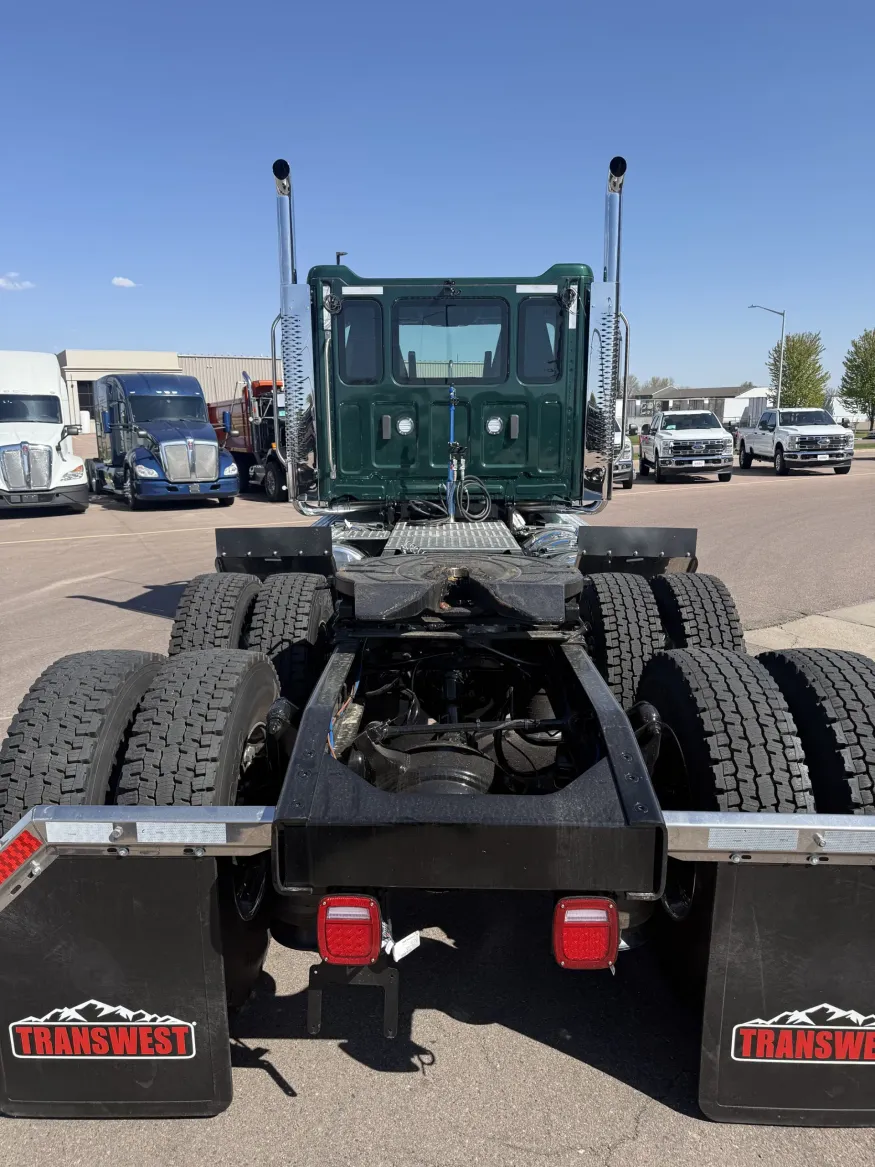 2027 Western Star 49X | Photo 5 of 12