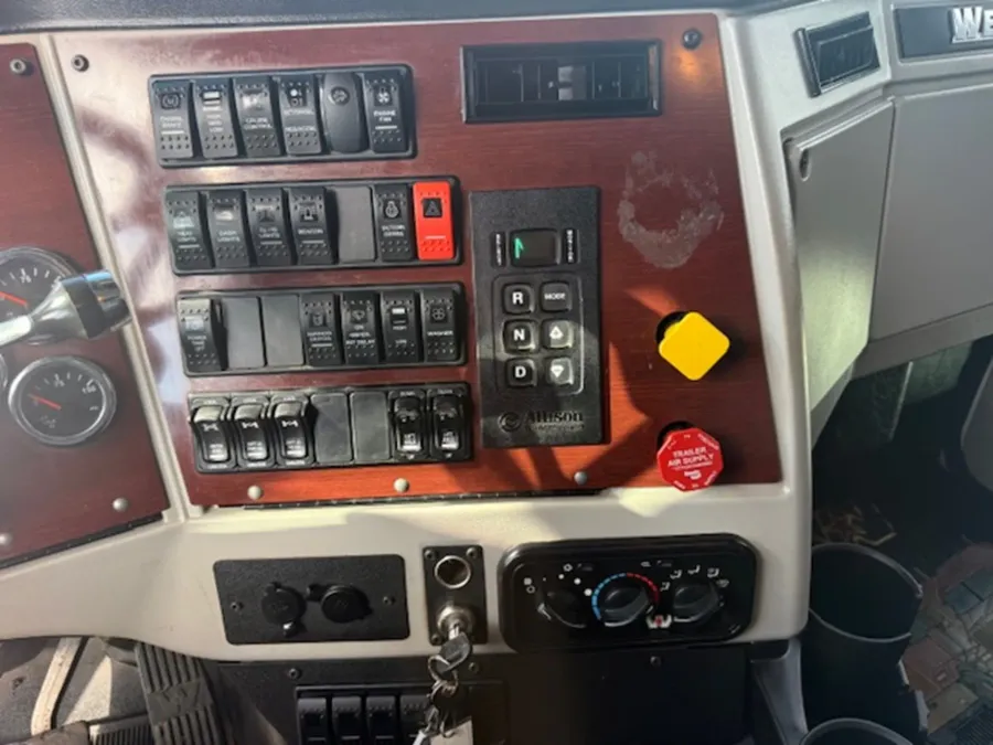 2020 Western Star 4700SF | Photo 11 of 14