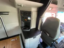 2022 Peterbilt 567 | Thumbnail Photo 17 of 25