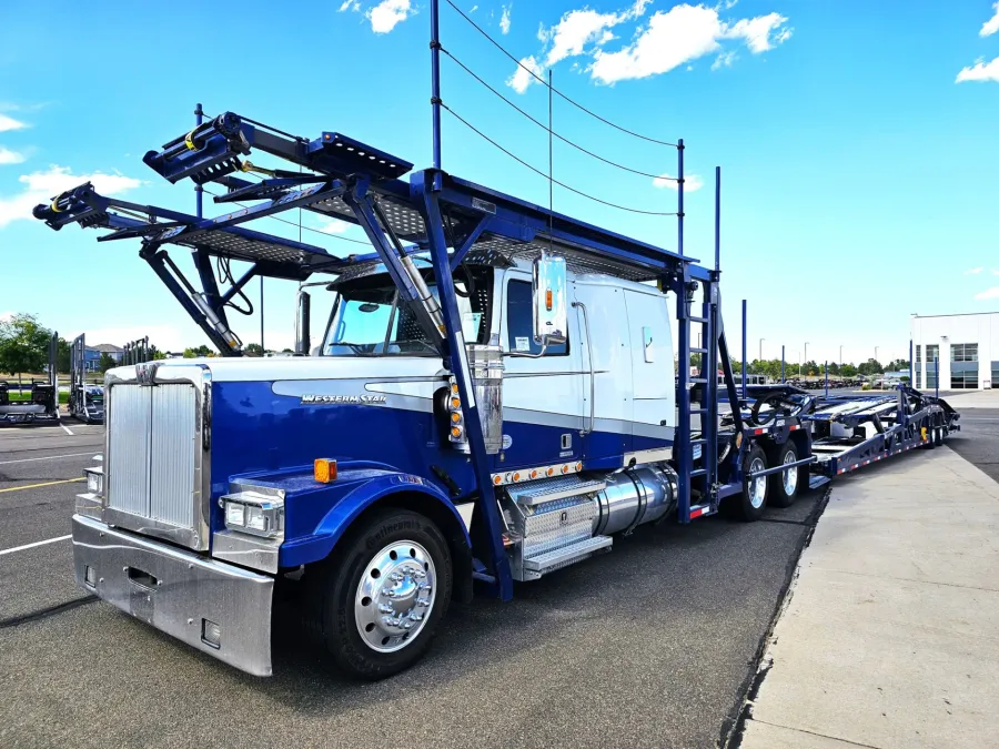 2020 Western Star 4900FA | Photo 1 of 28