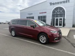 2023 Chrysler Pacifica Touring L | Thumbnail Photo 1 of 24