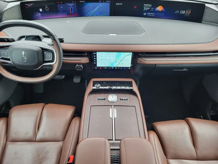 2025 Lincoln Navigator Reserve | Photo 21 of 26