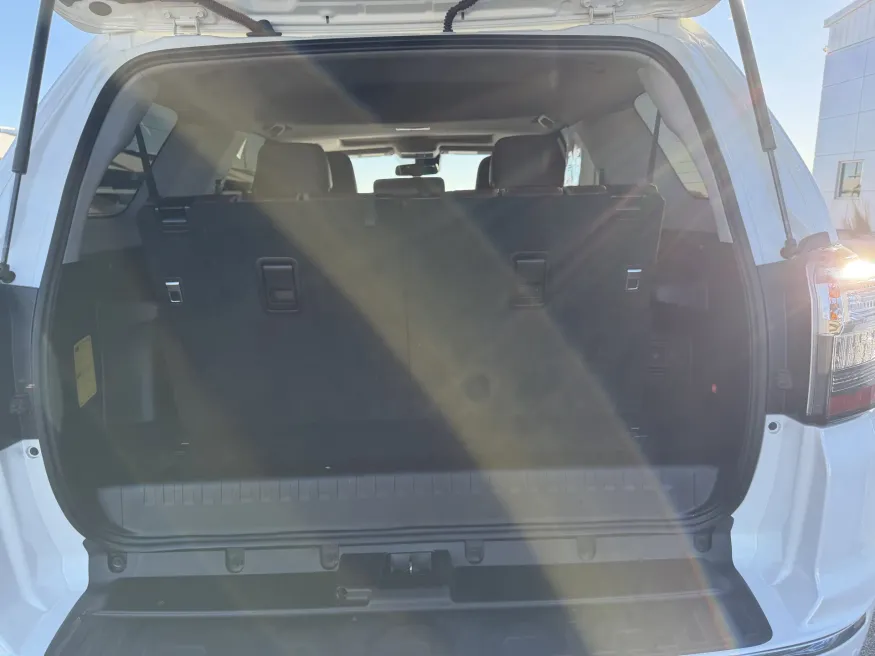 2023 Toyota 4Runner Limited | Photo 7 of 24