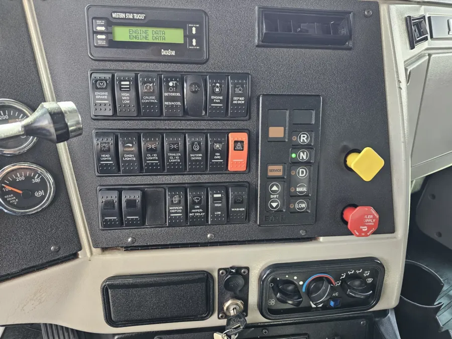 2017 Western Star 4700SB | Photo 14 of 17