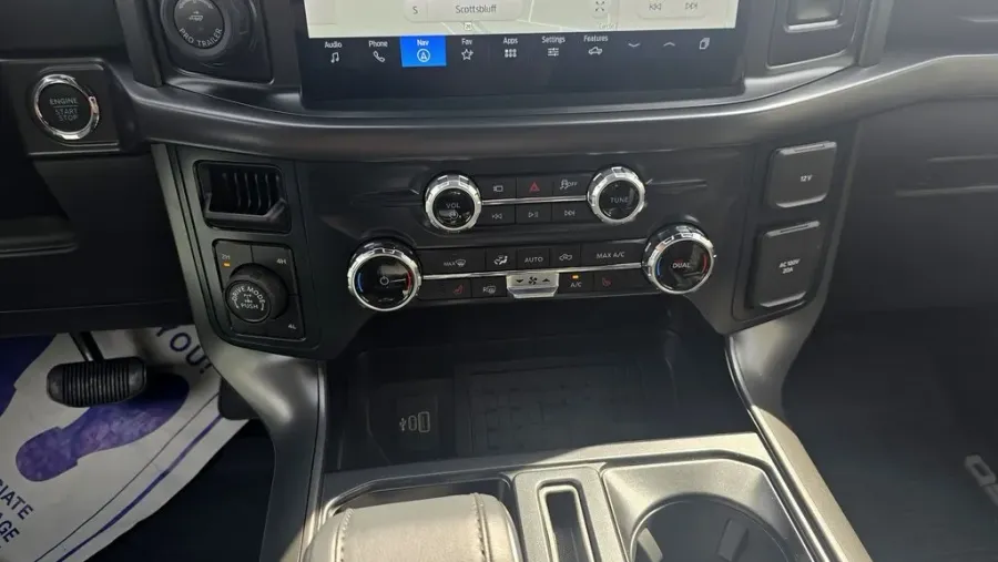 2025 Ford F-150 | Photo 12 of 30