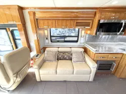 2013 Newmar King Aire 4584 | Thumbnail Photo 9 of 33