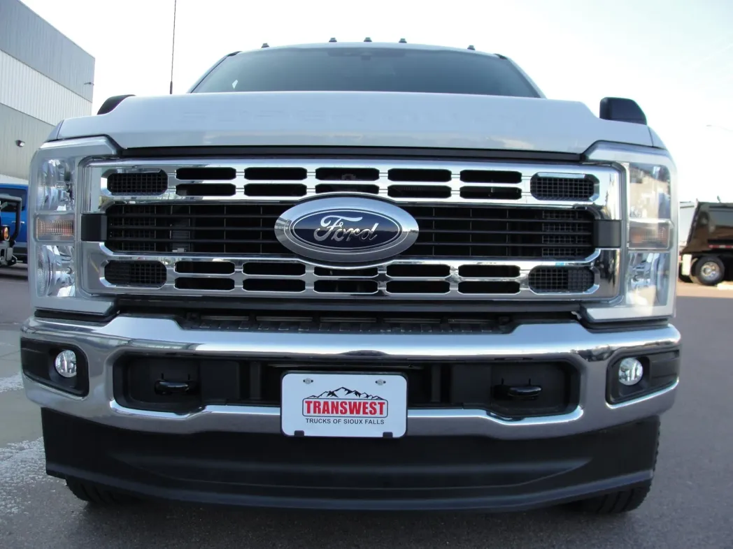 2026 Ford Super Duty F-350 XLT 