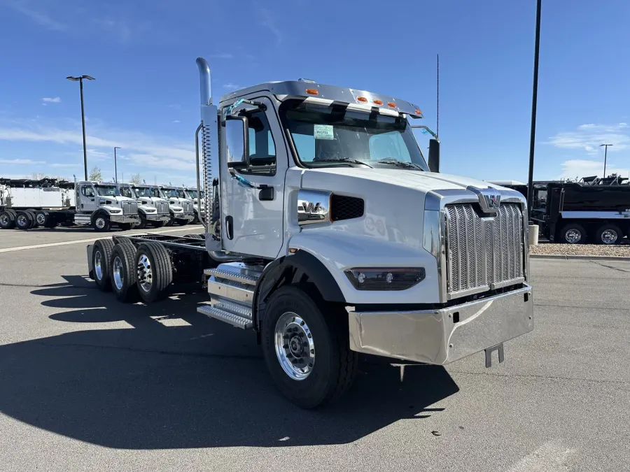 2025 Western Star 47X | Photo 3 of 14