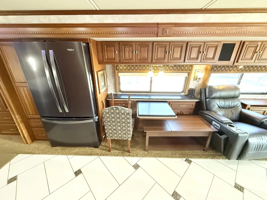 2012 Itasca Ellipse 42QD | Photo 9 of 32