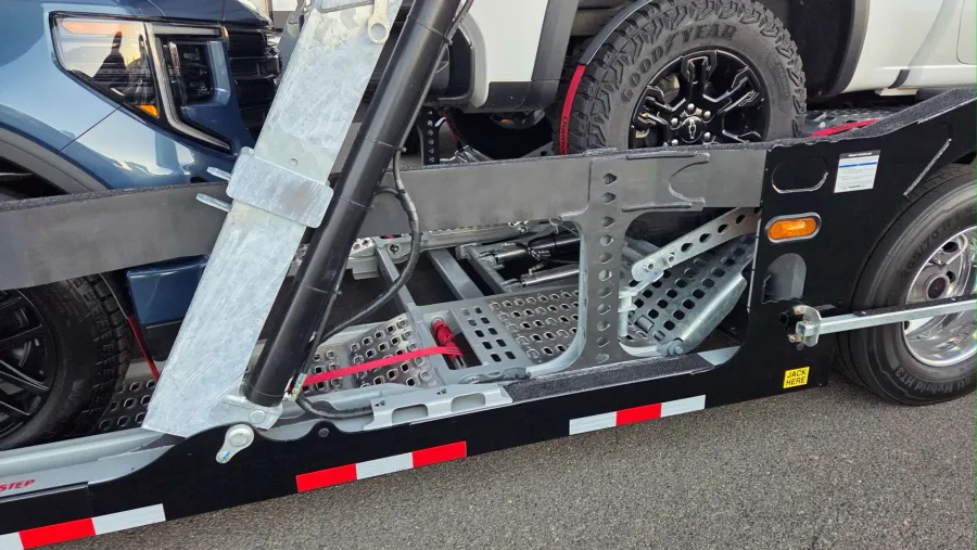 2026 Freightliner 114SD | Photo 10 of 44