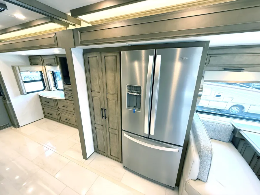 2026 Newmar London Aire 4551 | Photo 12 of 34