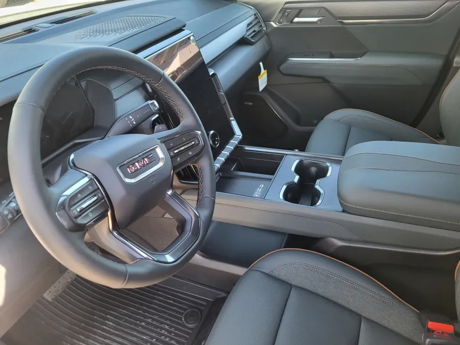 2026 GMC Acadia AT4 | Photo 11 of 27