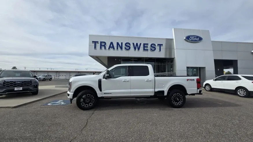 2026 Ford Super Duty F-250 | Photo 3 of 35