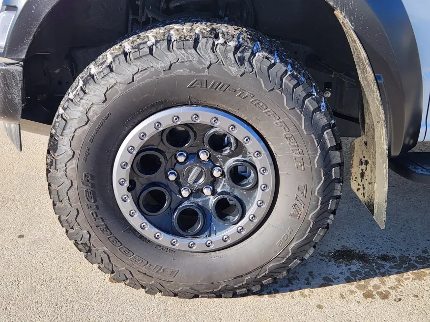 2025 Ford F-150 Raptor | Photo 5 of 21