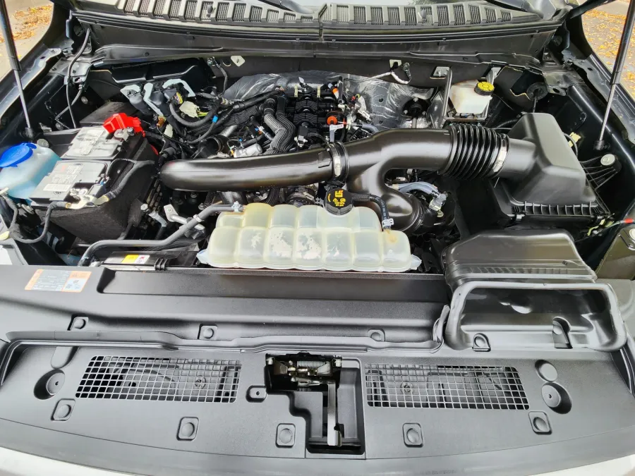 2024 Ford Expedition Max XLT | Photo 19 of 28