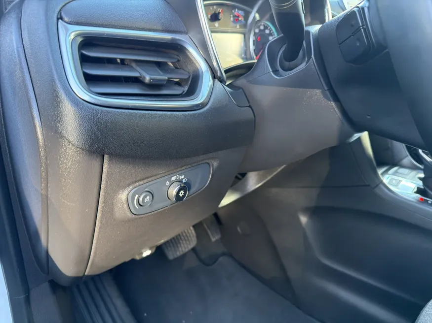 2024 Chevrolet Equinox LT | Photo 14 of 21