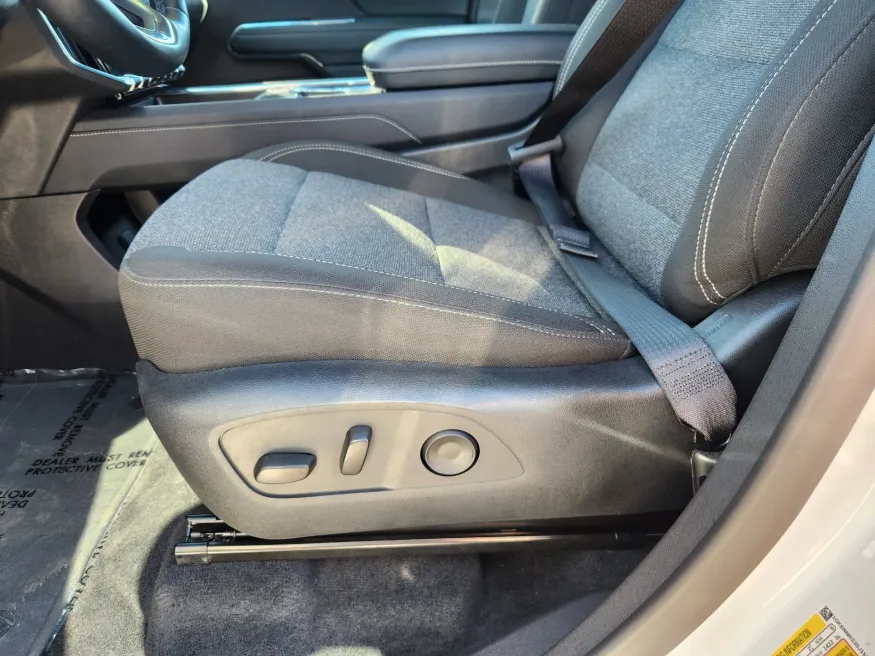 2025 GMC Acadia AWD Elevation | Photo 10 of 29