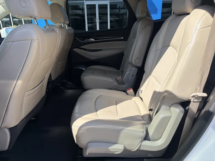 2018 Buick Enclave Essence | Photo 11 of 24