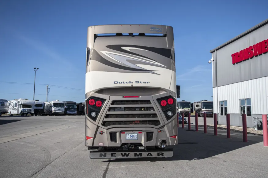 2020 Newmar Dutch Star 4369 | Photo 5 of 55